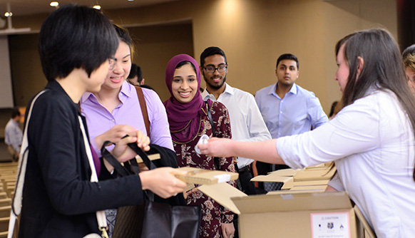 Student at Fin Aid desk