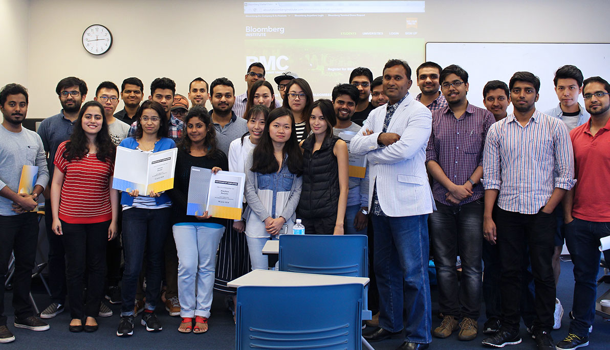 NYIT School of Management students in the Bloomberg terminals.