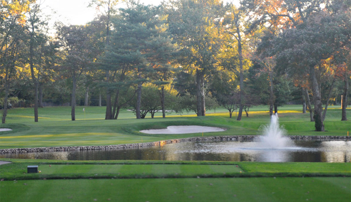 Image of golf course.