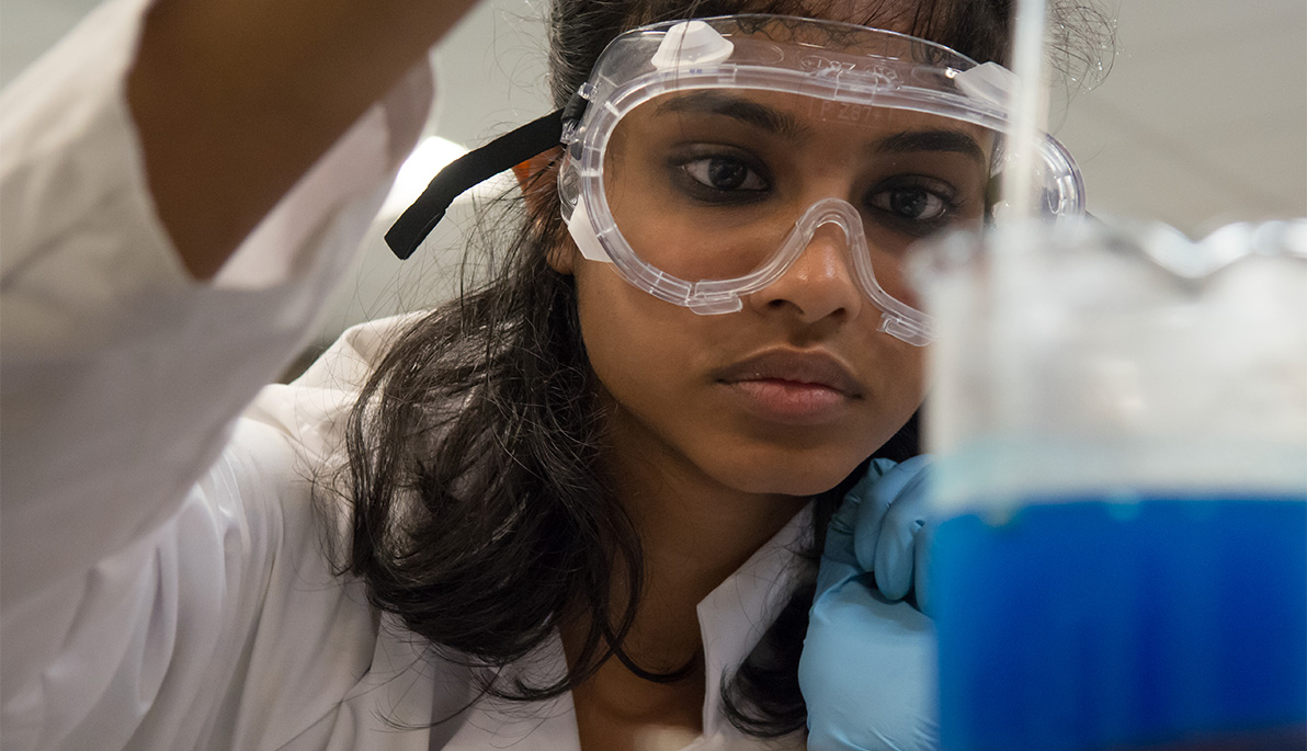 NYIT student in chemistry lab