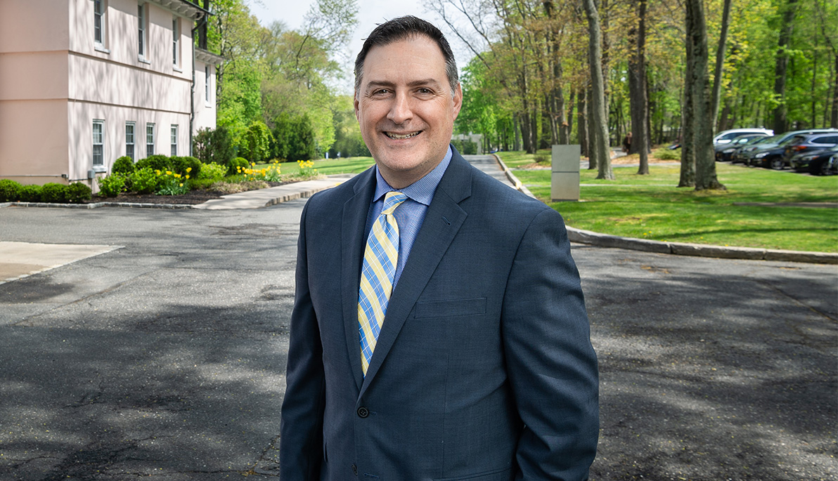 New York Institute of Technology Welcomes New Vice President for Enrollment Management New York Institute of Technology Welcomes New Vice President for Enrollment Management