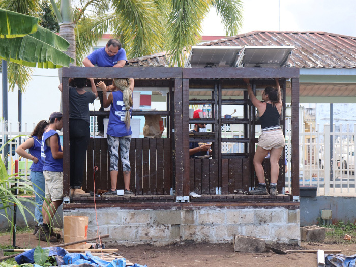 StudentsBuildingStormStationInPuertoRico."