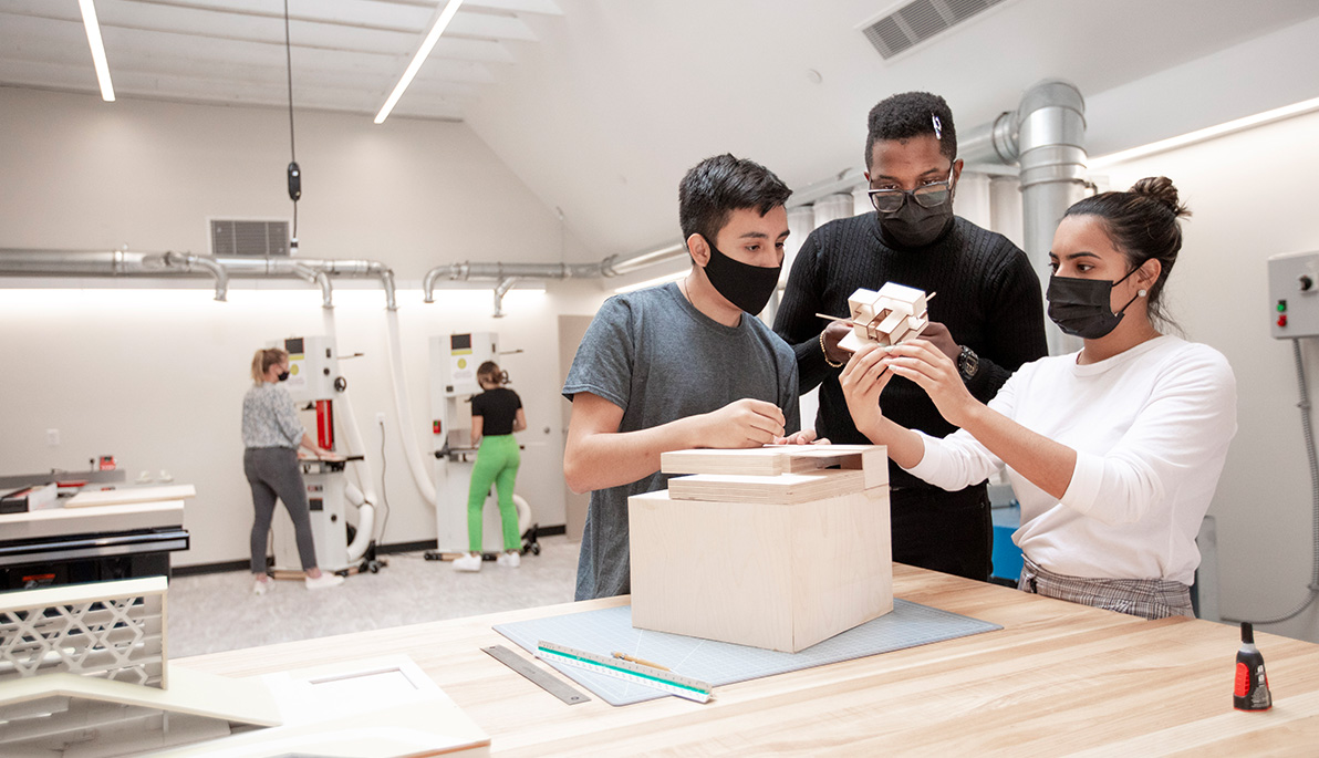 New York Tech students in the Fab Lab.