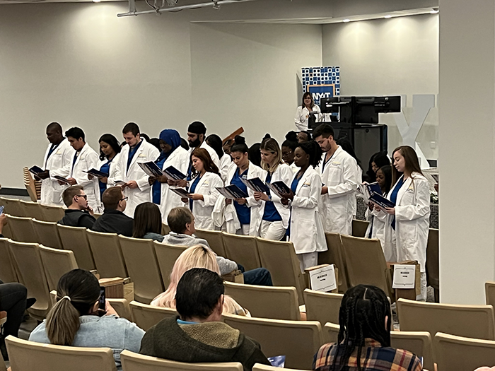 StudentsAtNurseWhiteCoatCeremony2022