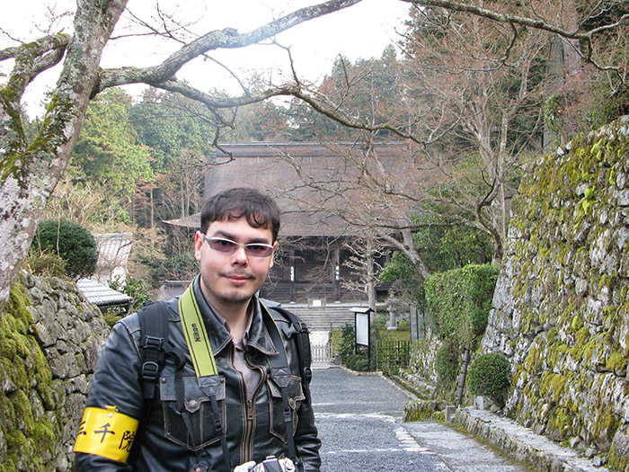 Esteban Beita in front of Sanzen-in, one of his favorite temples.